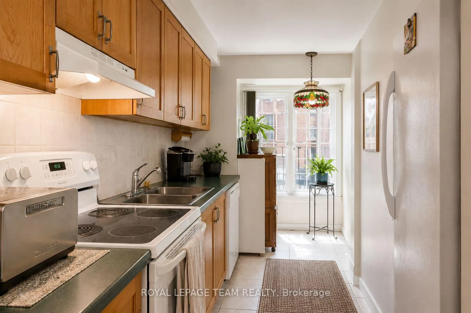Photo 14 of Unit 20, 1108 Gablefield Private, Ottawa, Beaconwood — HOMEH