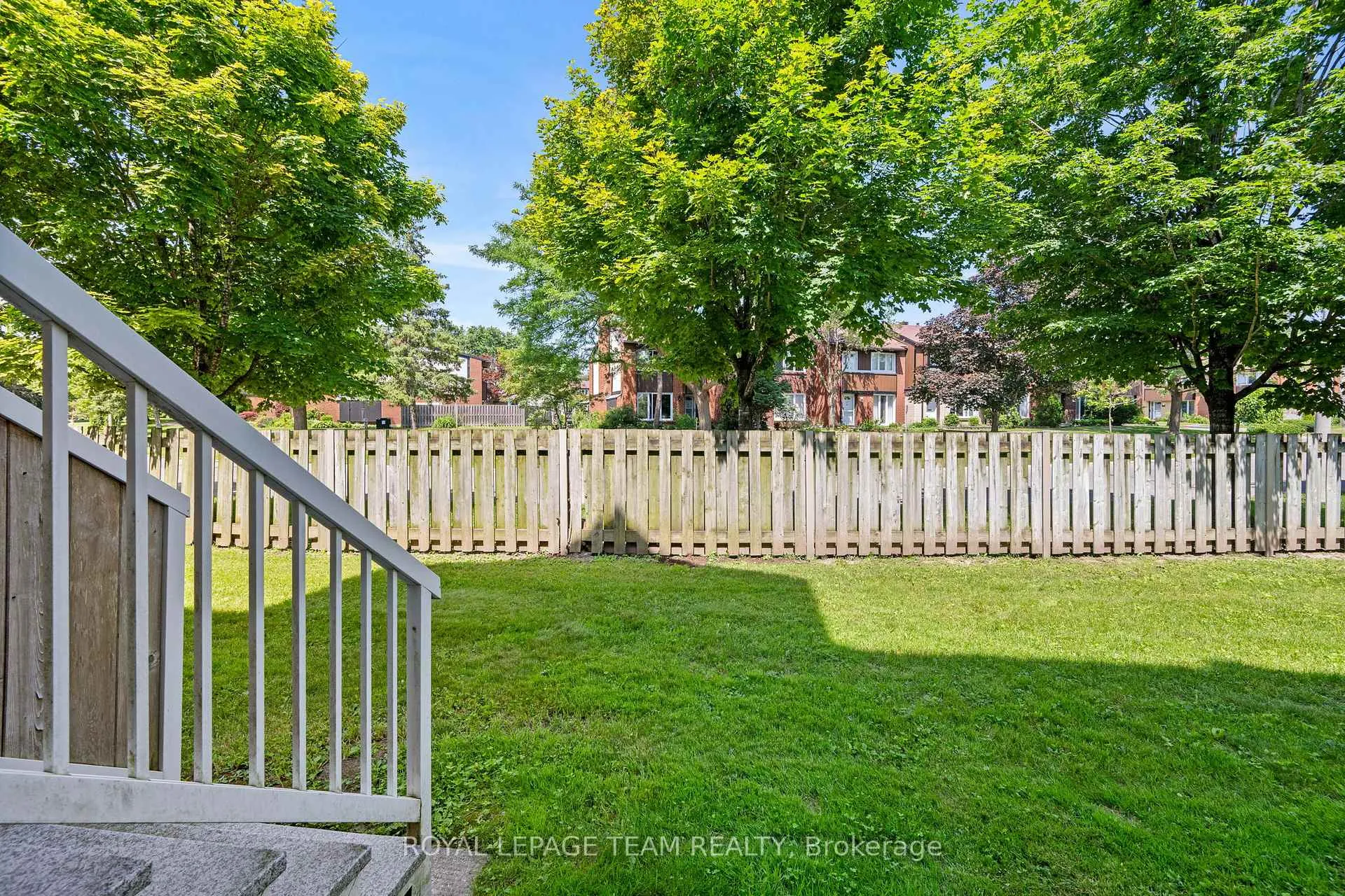 Photo 27 of Unit 20, 1108 Gablefield Private, Ottawa, Beaconwood — HOMEH