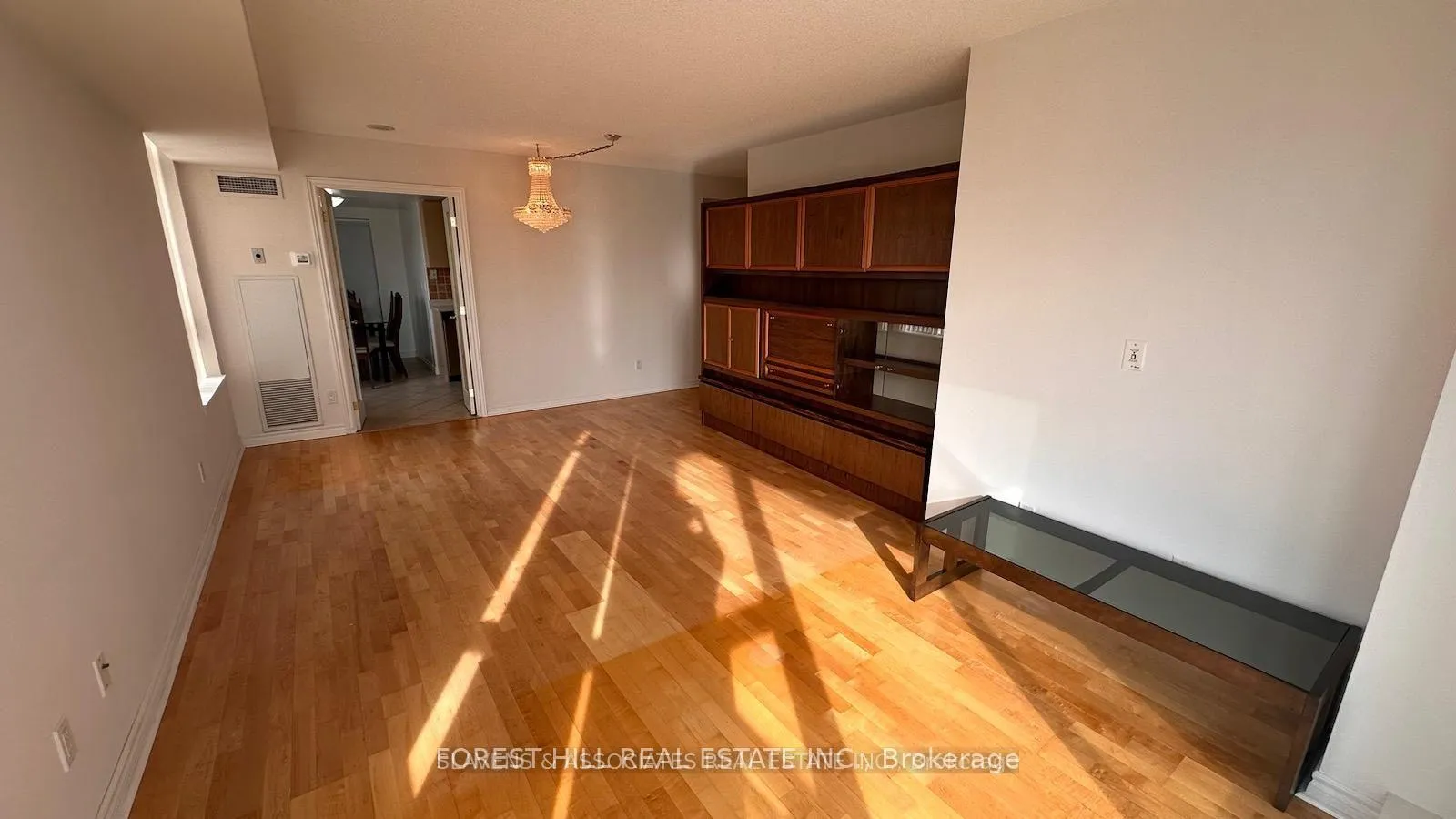 Photo 4 of Unit 512, 130 Pond Drive, Markham, Commerce Valley — HOMEH