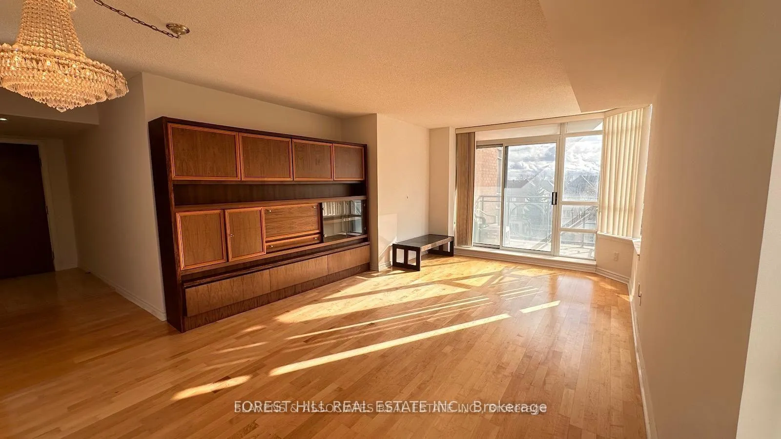 Photo 6 of Unit 512, 130 Pond Drive, Markham, Commerce Valley — HOMEH