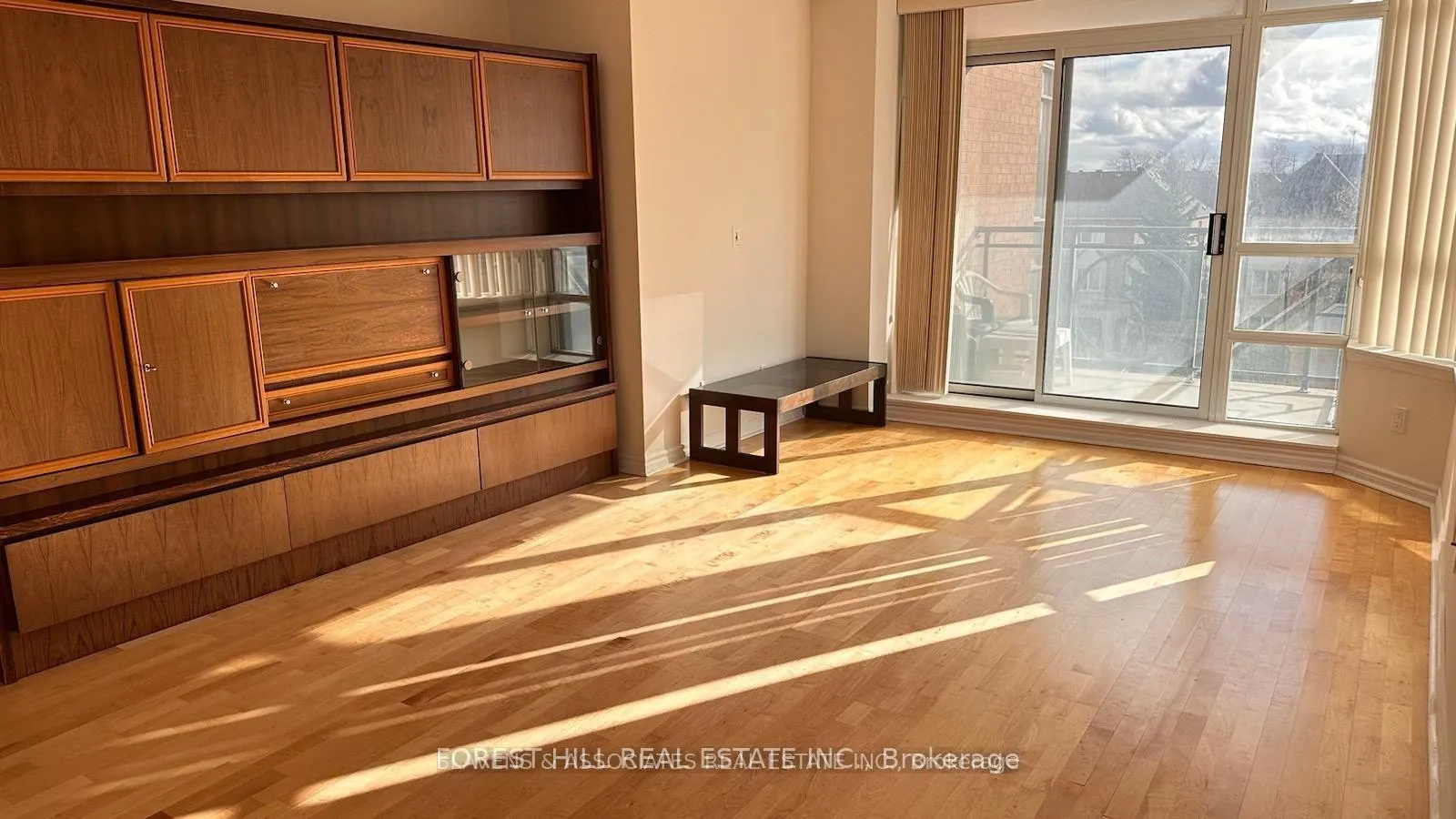 Photo 7 of Unit 512, 130 Pond Drive, Markham, Commerce Valley — HOMEH