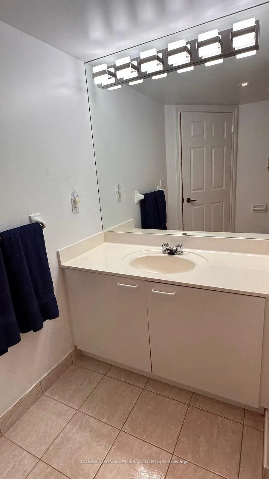 Photo 19 of Unit 512, 130 Pond Drive, Markham, Commerce Valley — HOMEH