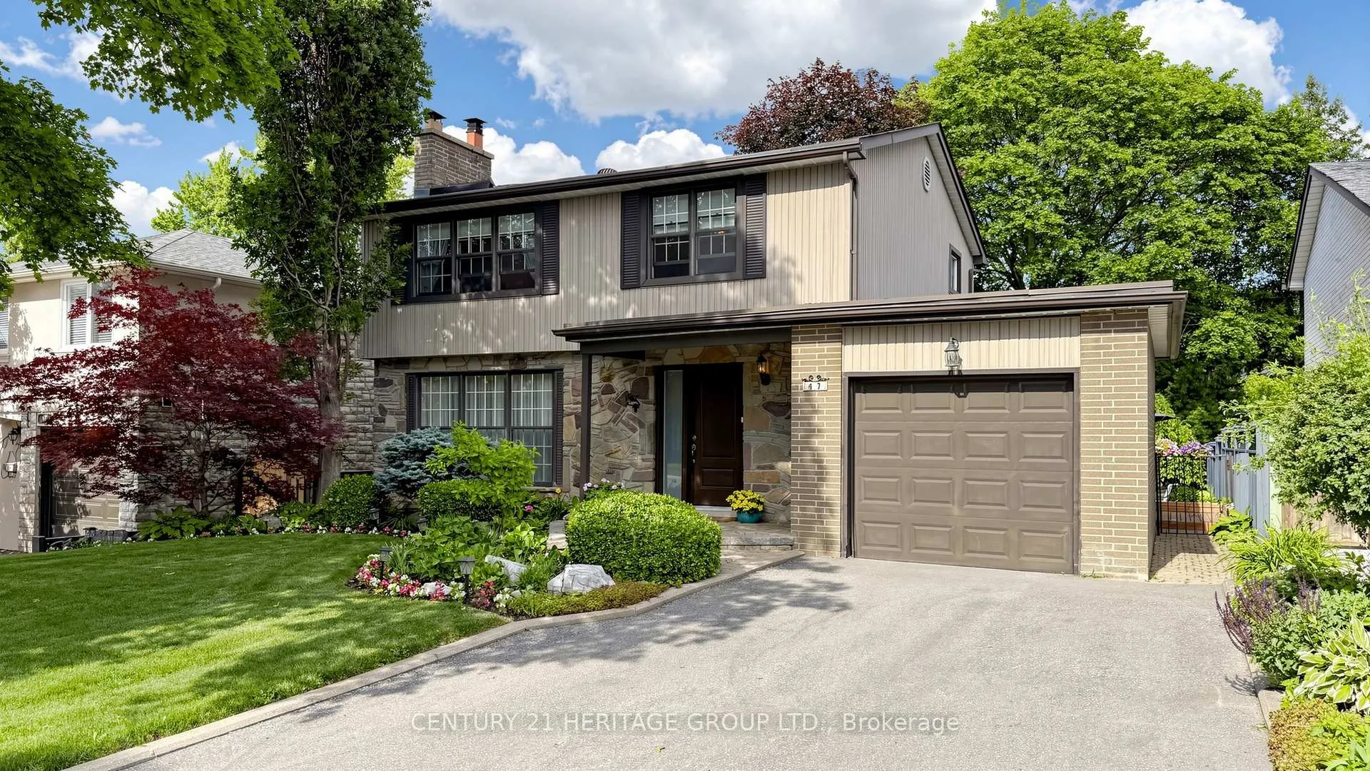 Photo 2 of 47 Henderson Avenue, Markham, Grandview — HOMEH