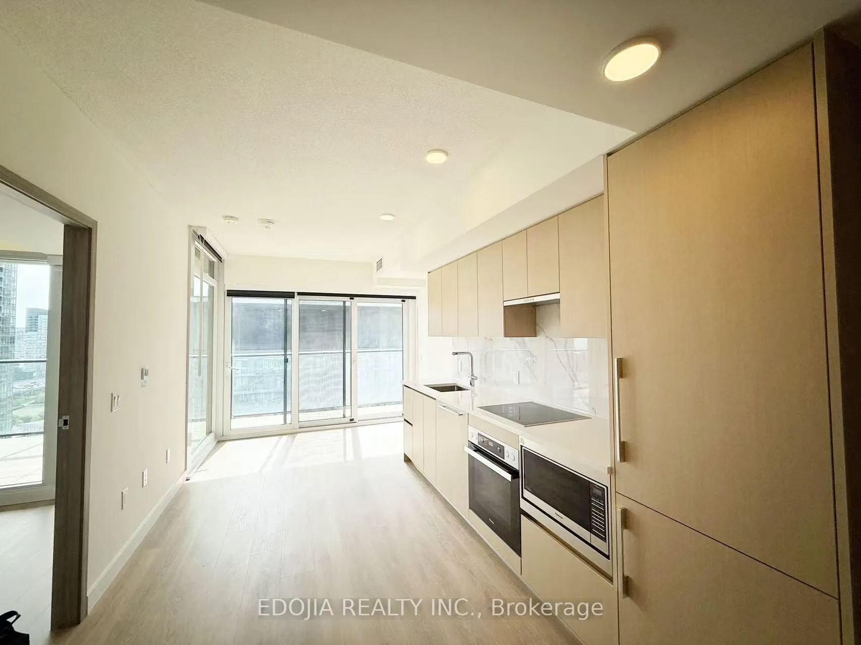 Photo 2 of Unit 1901, 3 Concord Cityplace Way, Toronto, Waterfront Communities — HOMEH