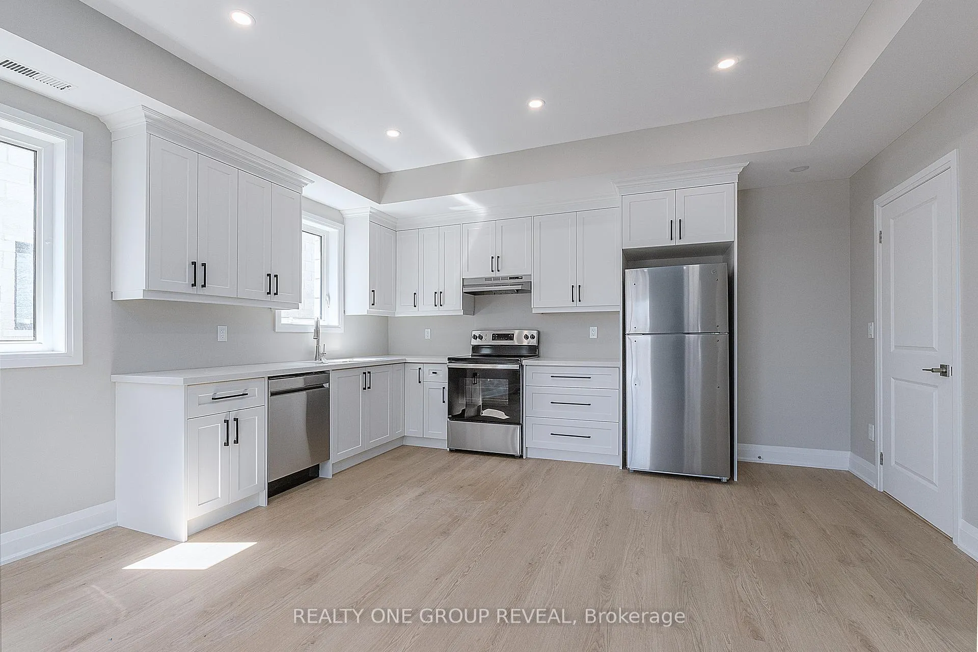 Photo 2 of Unit Unit 2, 223 Grenfell Street, Oshawa, Vanier — HOMEH