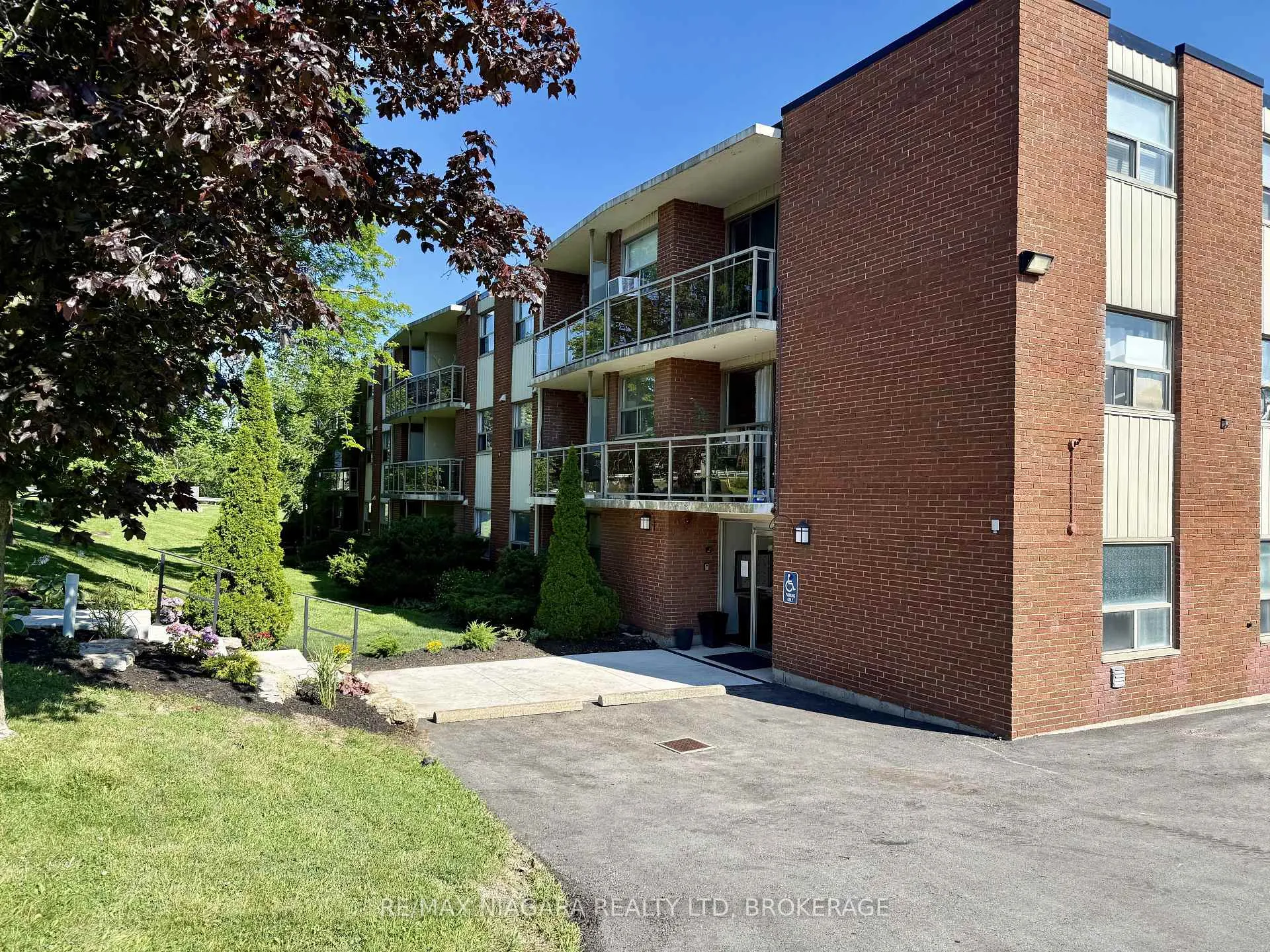 Photo 8 of Unit 201, 7 Riverview Boulevard, St. Catharines, Glendale/Glenridge — HOMEH
