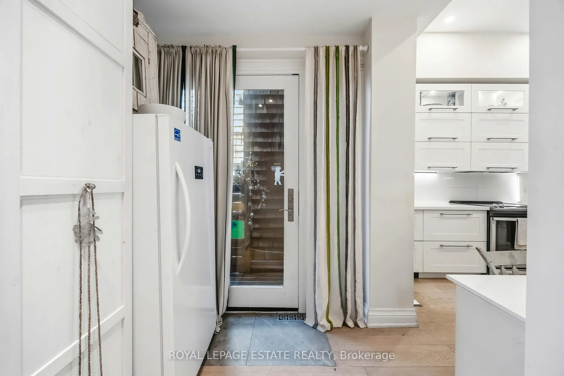 Photo 9 of 100 Seaton Street, Toronto, Cabbagetown-South St. James Town — HOMEH