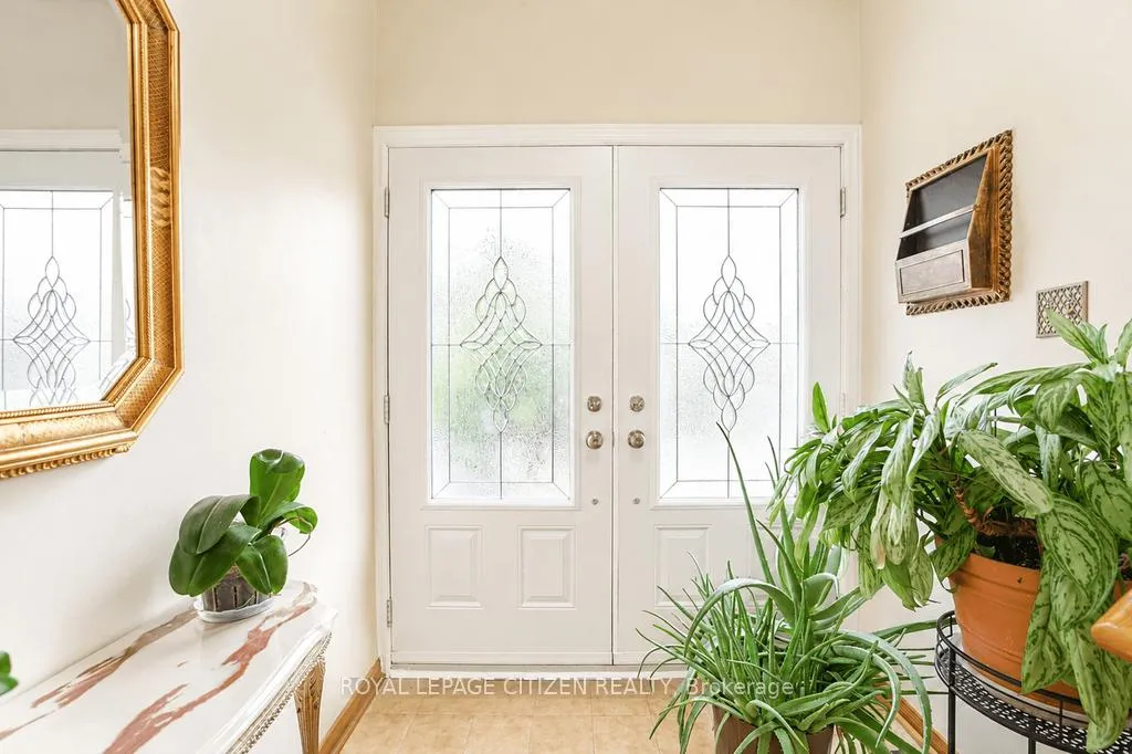 Photo 5 of 55 Kittiwake Avenue, Etobicoke, West Humber-Clairville — HOMEH