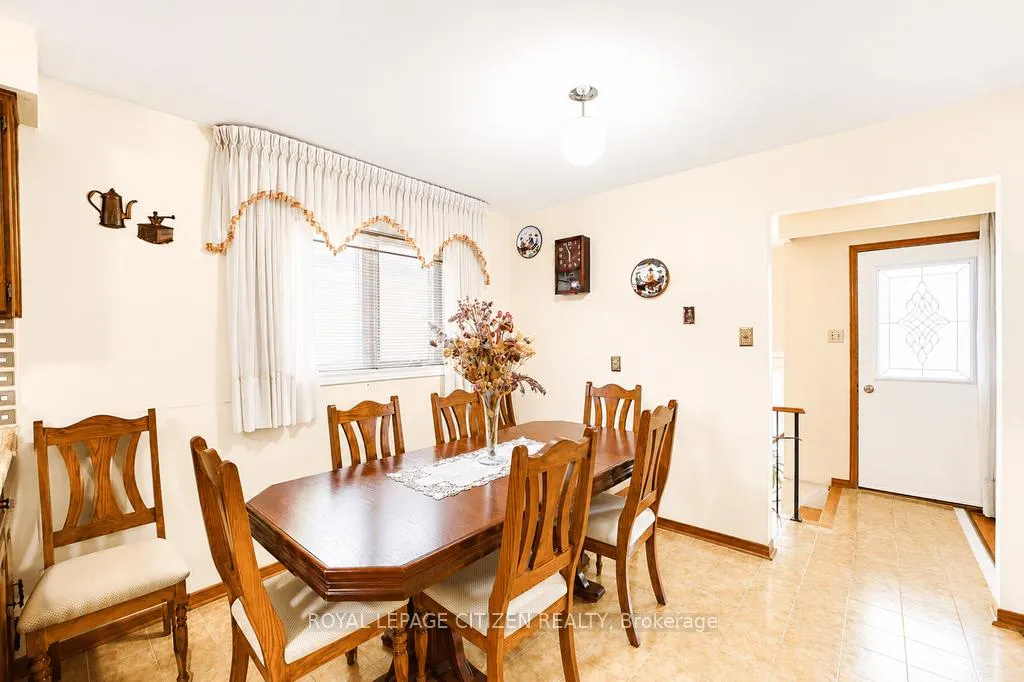 Photo 11 of 55 Kittiwake Avenue, Etobicoke, West Humber-Clairville — HOMEH