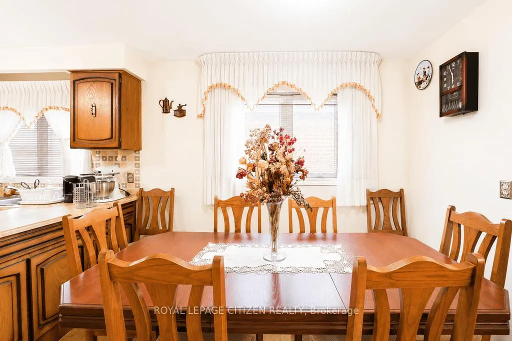 Photo 12 of 55 Kittiwake Avenue, Etobicoke, West Humber-Clairville — HOMEH