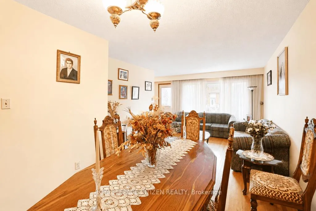 Photo 13 of 55 Kittiwake Avenue, Etobicoke, West Humber-Clairville — HOMEH