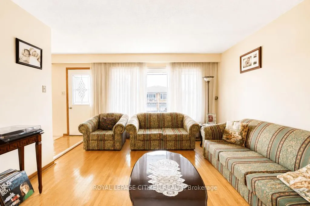 Photo 16 of 55 Kittiwake Avenue, Etobicoke, West Humber-Clairville — HOMEH