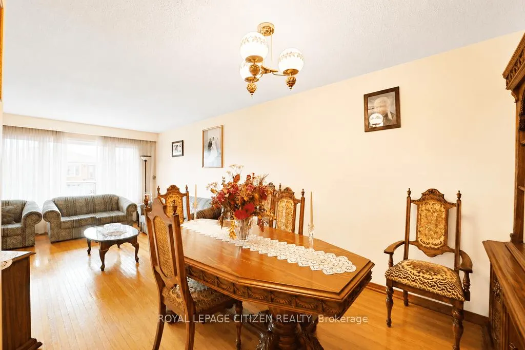 Photo 18 of 55 Kittiwake Avenue, Etobicoke, West Humber-Clairville — HOMEH
