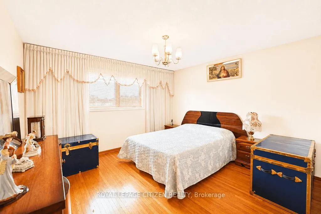 Photo 23 of 55 Kittiwake Avenue, Etobicoke, West Humber-Clairville — HOMEH