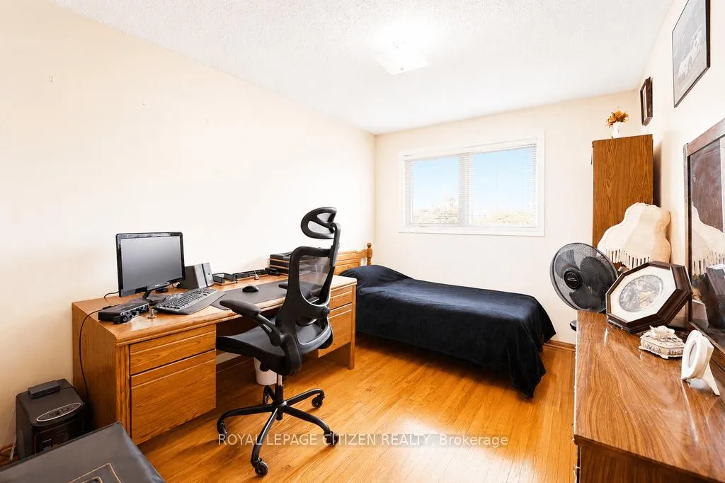 Photo 24 of 55 Kittiwake Avenue, Etobicoke, West Humber-Clairville — HOMEH