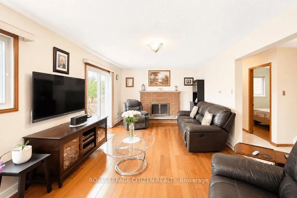 Photo 29 of 55 Kittiwake Avenue, Etobicoke, West Humber-Clairville — HOMEH