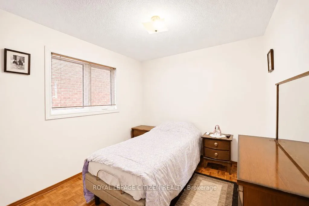 Photo 33 of 55 Kittiwake Avenue, Etobicoke, West Humber-Clairville — HOMEH