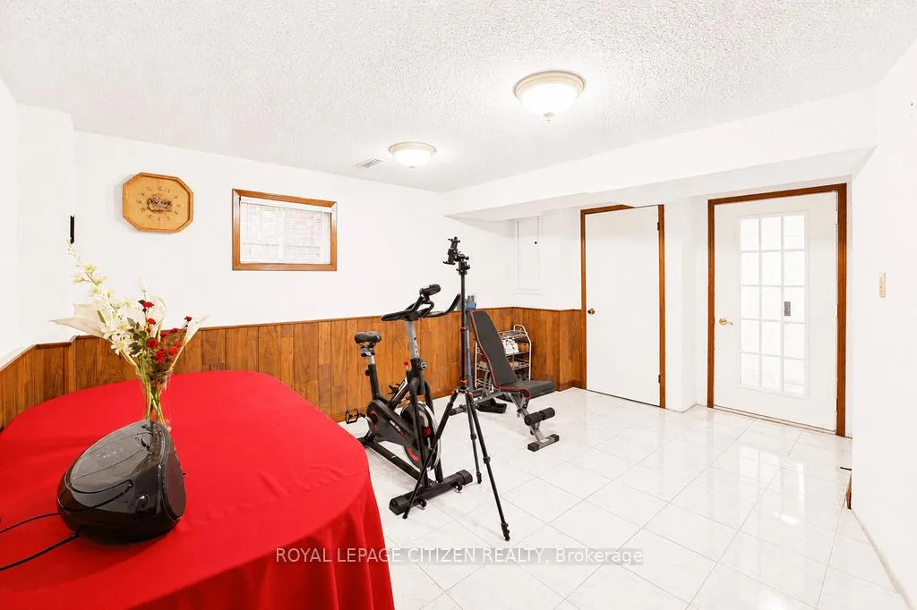 Photo 36 of 55 Kittiwake Avenue, Etobicoke, West Humber-Clairville — HOMEH