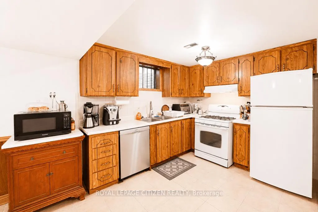 Photo 40 of 55 Kittiwake Avenue, Etobicoke, West Humber-Clairville — HOMEH