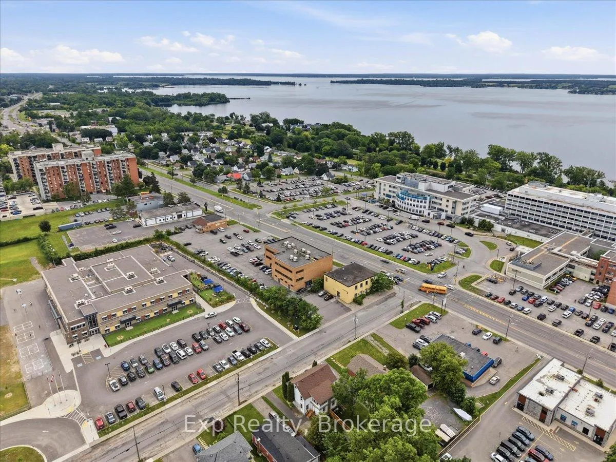Photo 2 of 130-132 Macdonald Avenue, Belleville, Belleville Ward — HOMEH