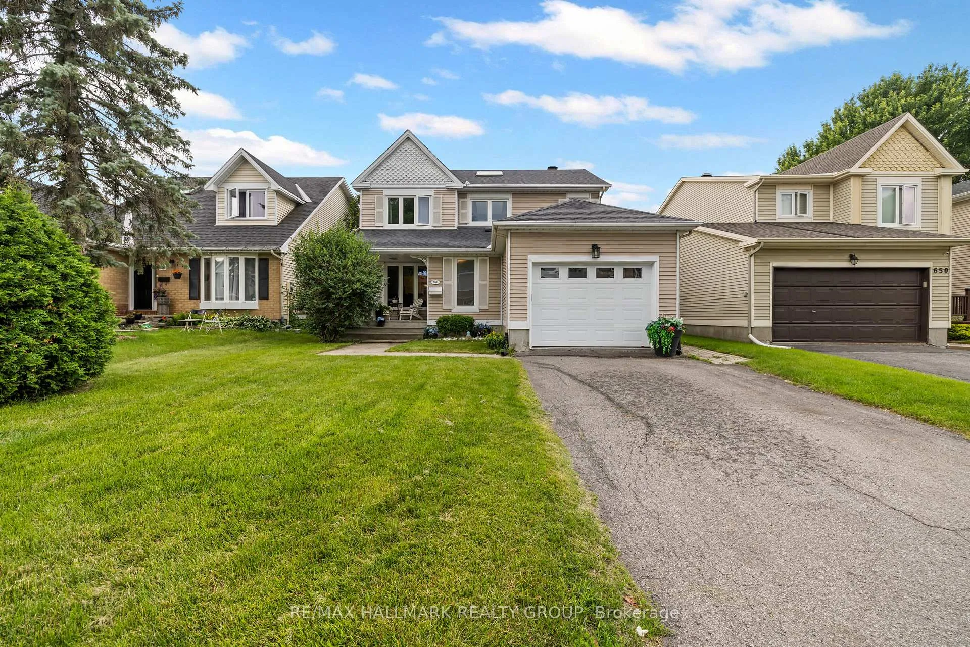 Front of 652 Thicket Way