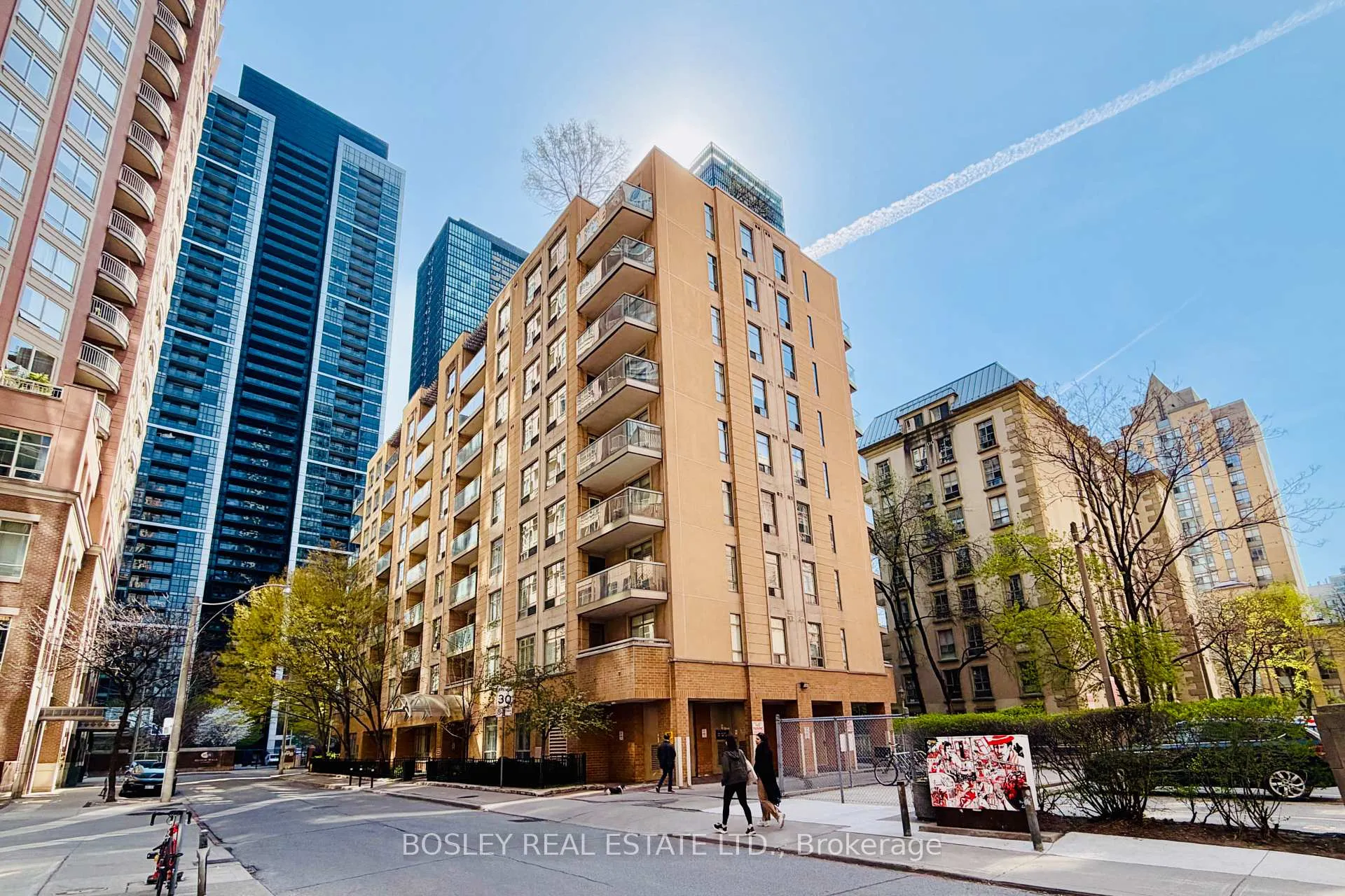 Front of Unit 806, 99 Hayden Street
