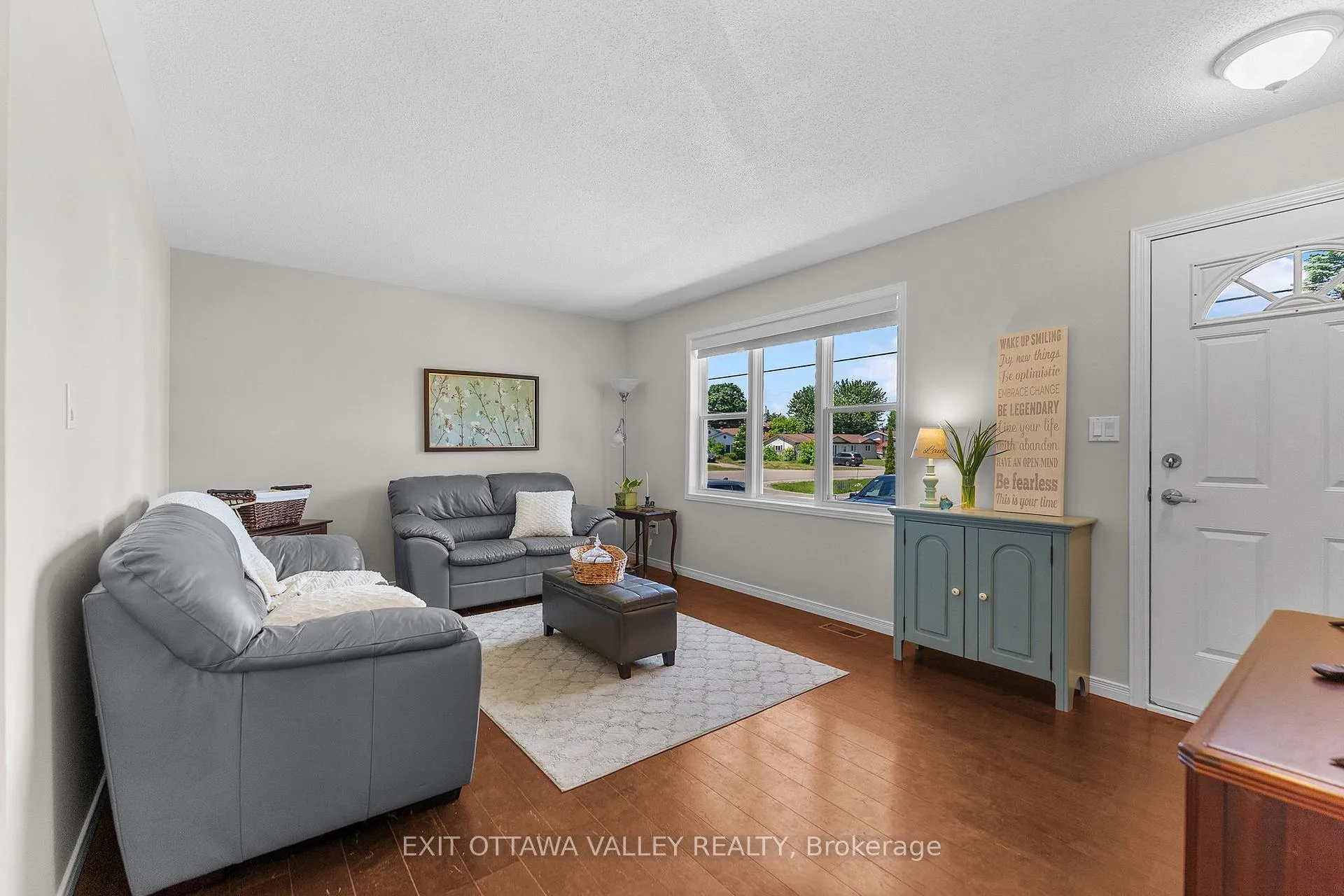 Photo 5 of 19 Vera Crescent, Whitewater Region, Beachburg — HOMEH