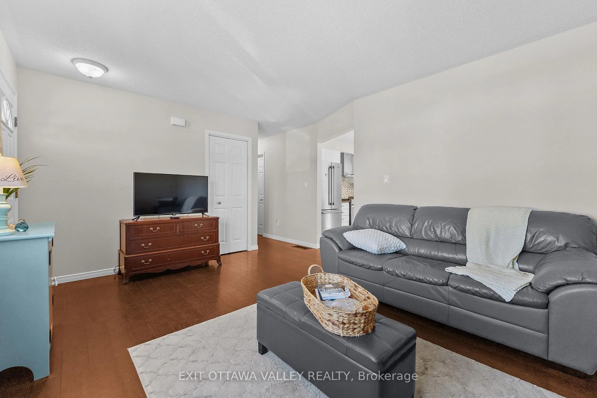 Photo 6 of 19 Vera Crescent, Whitewater Region, Beachburg — HOMEH