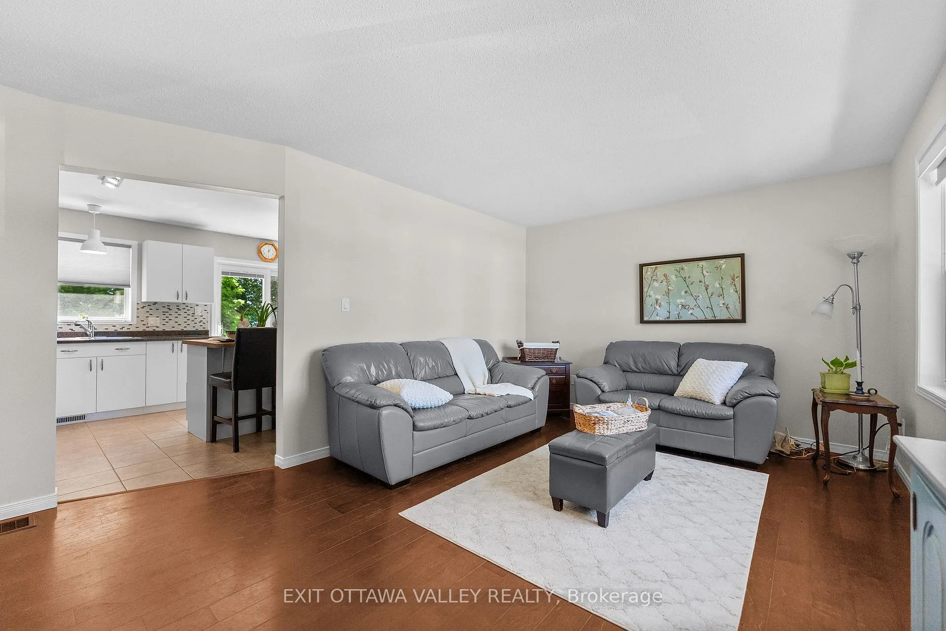 Photo 7 of 19 Vera Crescent, Whitewater Region, Beachburg — HOMEH