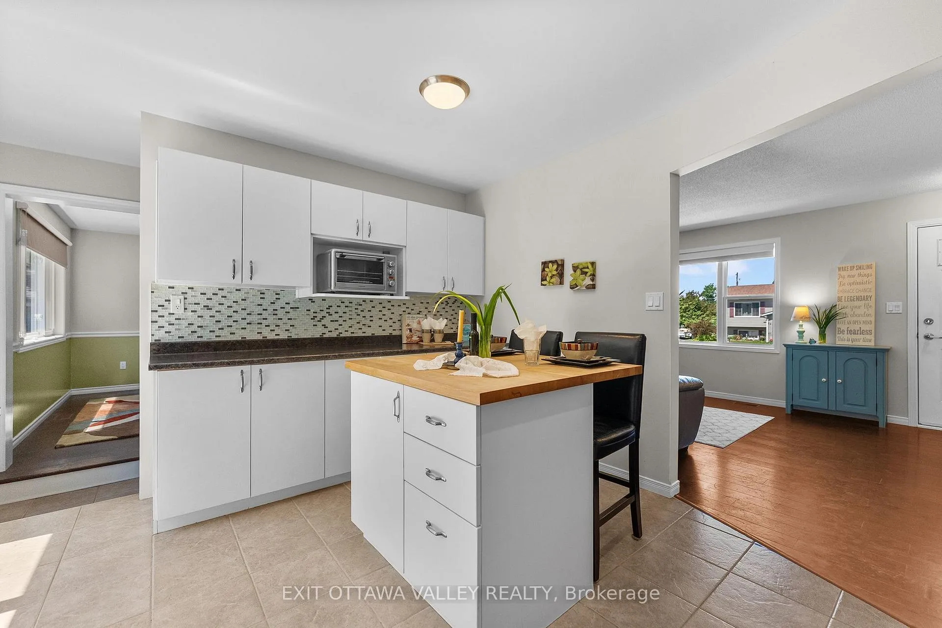 Photo 13 of 19 Vera Crescent, Whitewater Region, Beachburg — HOMEH