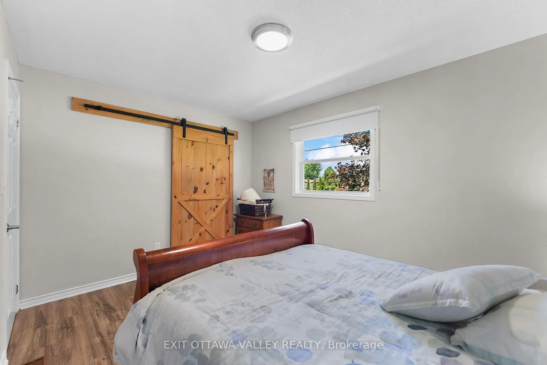Photo 17 of 19 Vera Crescent, Whitewater Region, Beachburg — HOMEH