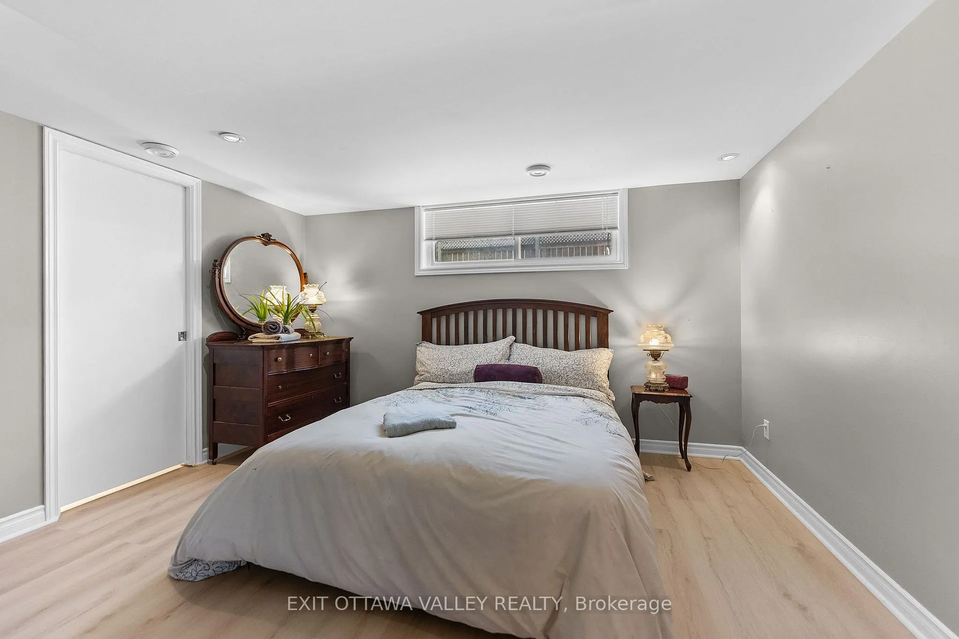 Photo 21 of 19 Vera Crescent, Whitewater Region, Beachburg — HOMEH