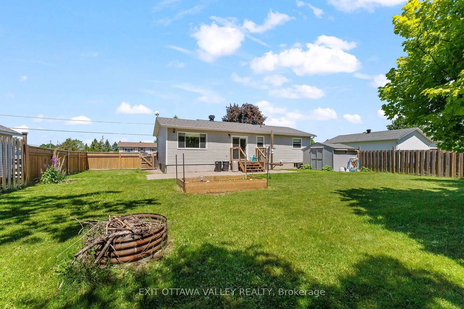 Photo 29 of 19 Vera Crescent, Whitewater Region, Beachburg — HOMEH