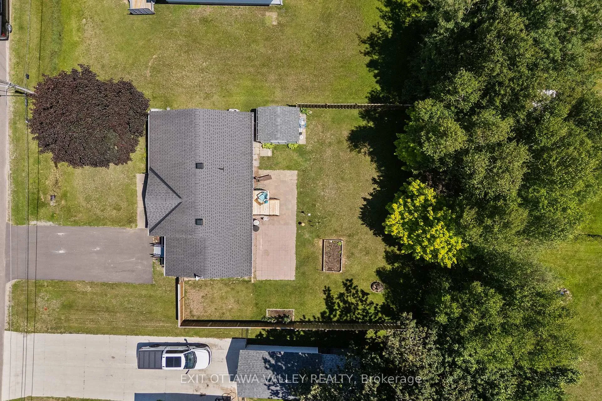 Photo 32 of 19 Vera Crescent, Whitewater Region, Beachburg — HOMEH