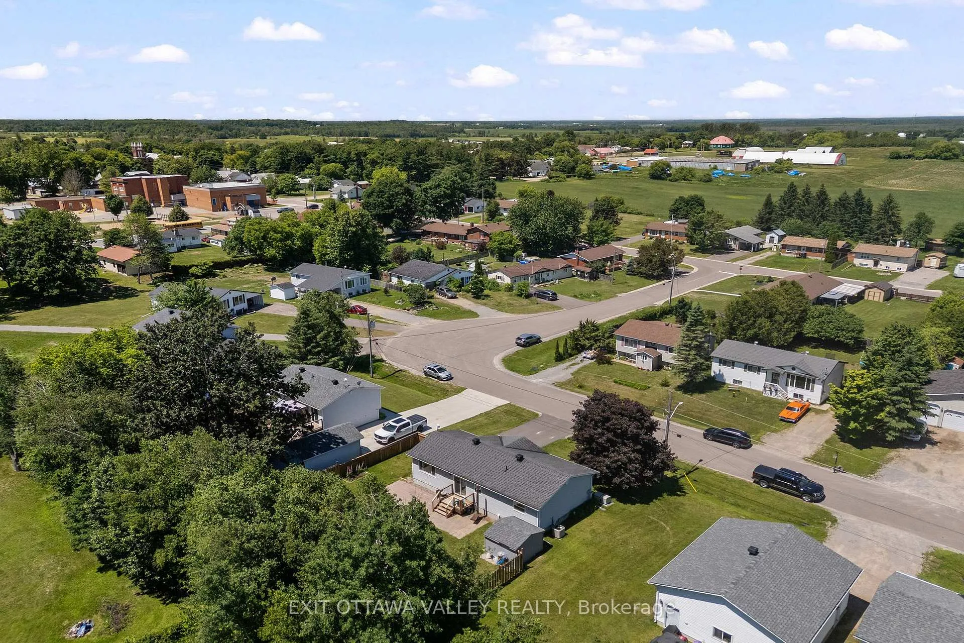 Photo 33 of 19 Vera Crescent, Whitewater Region, Beachburg — HOMEH