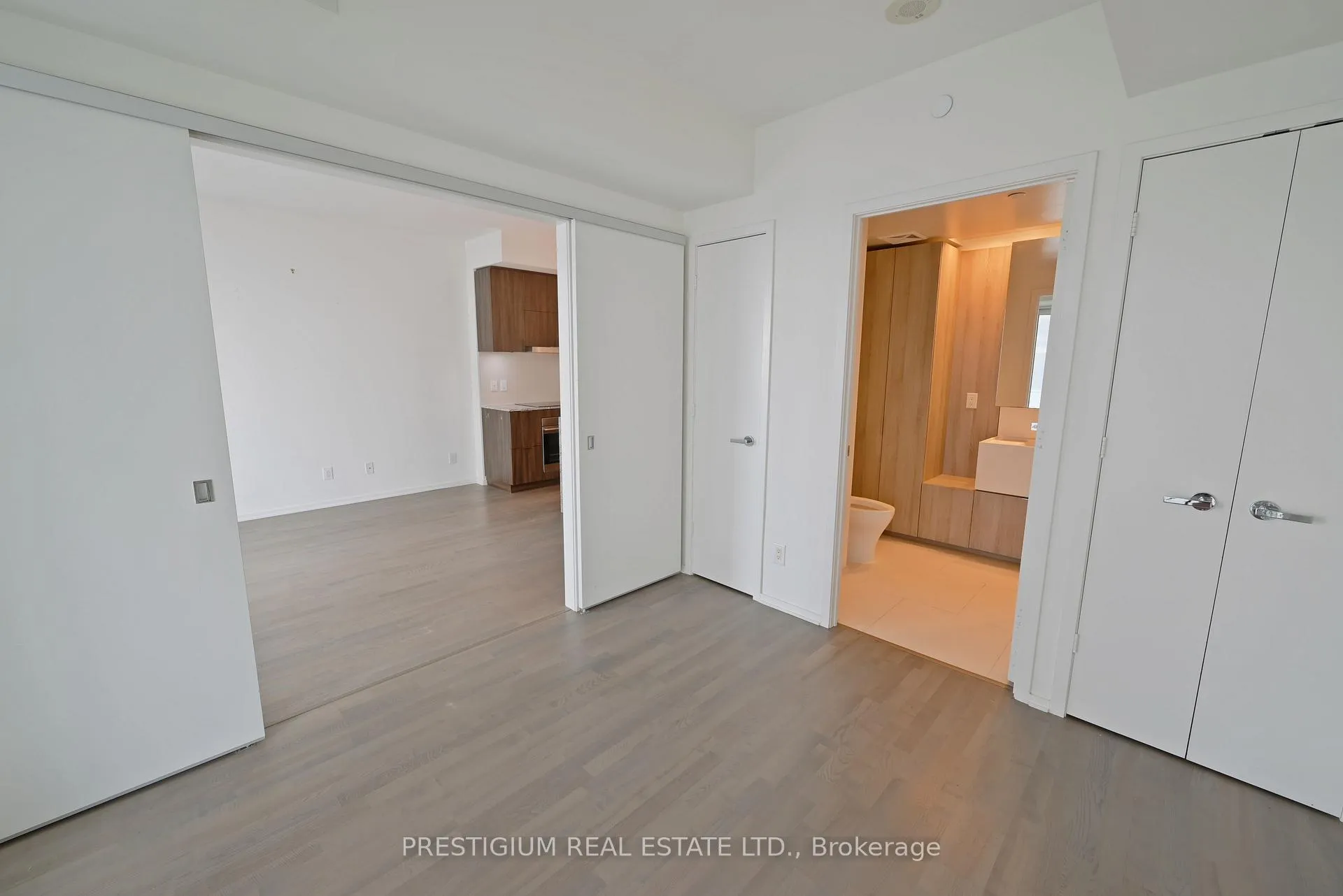 Photo 8 of Unit 2609, 1 Bloor Street E, Toronto, Church-Yonge Corridor — HOMEH