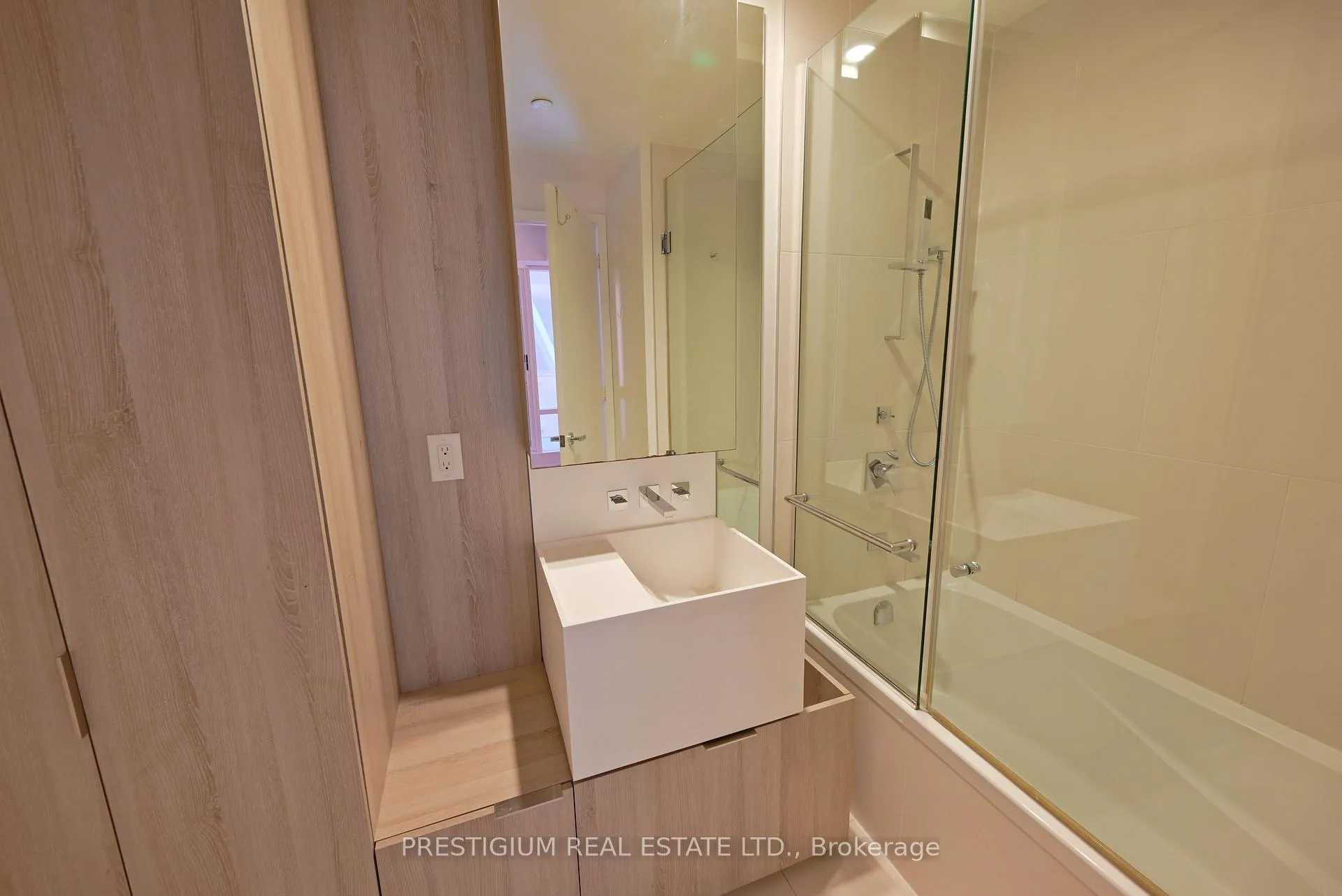 Photo 10 of Unit 2609, 1 Bloor Street E, Toronto, Church-Yonge Corridor — HOMEH