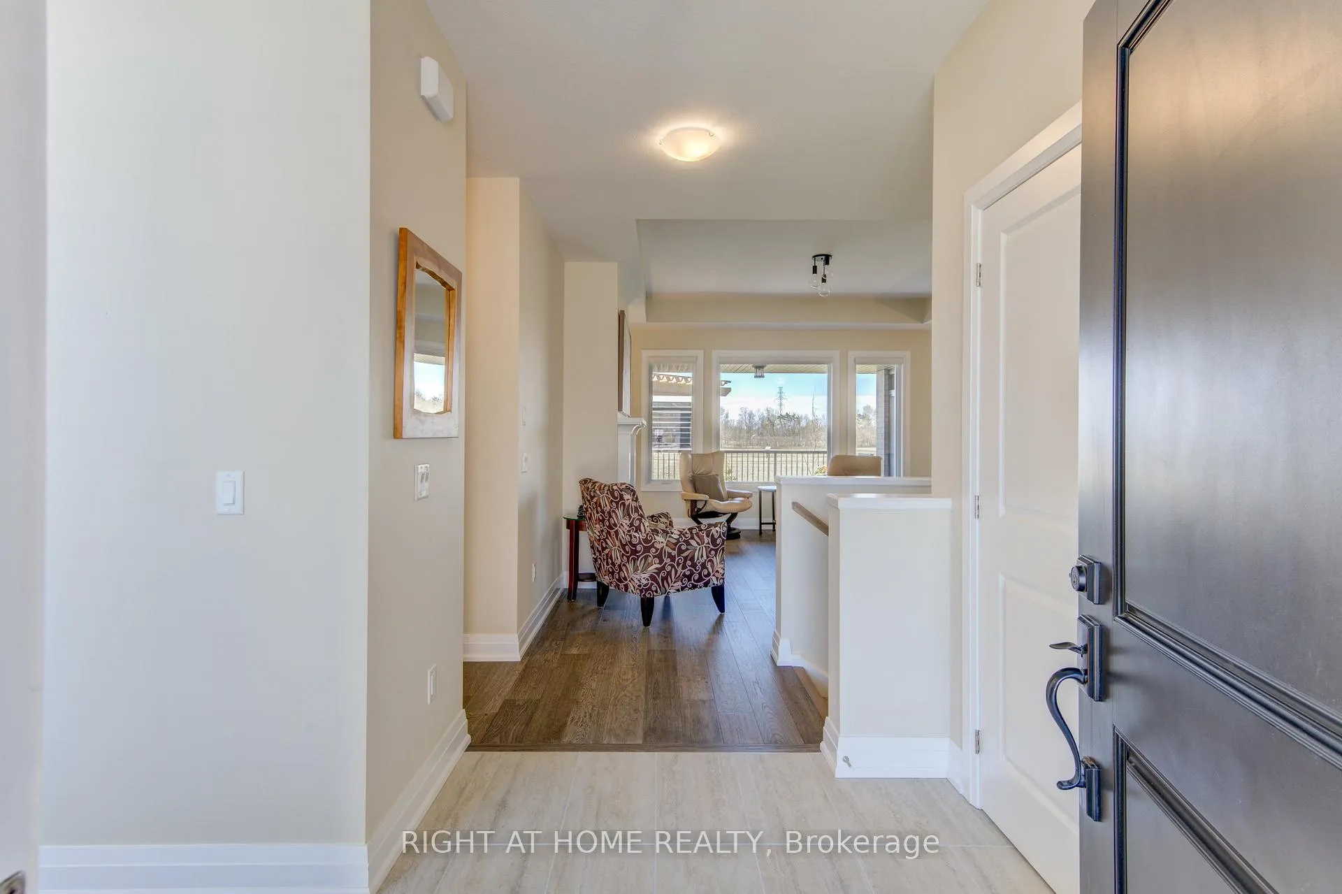 Photo 5 of 2043 Lockwood Crescent, Strathroy-Caradoc, Mount Brydges — HOMEH