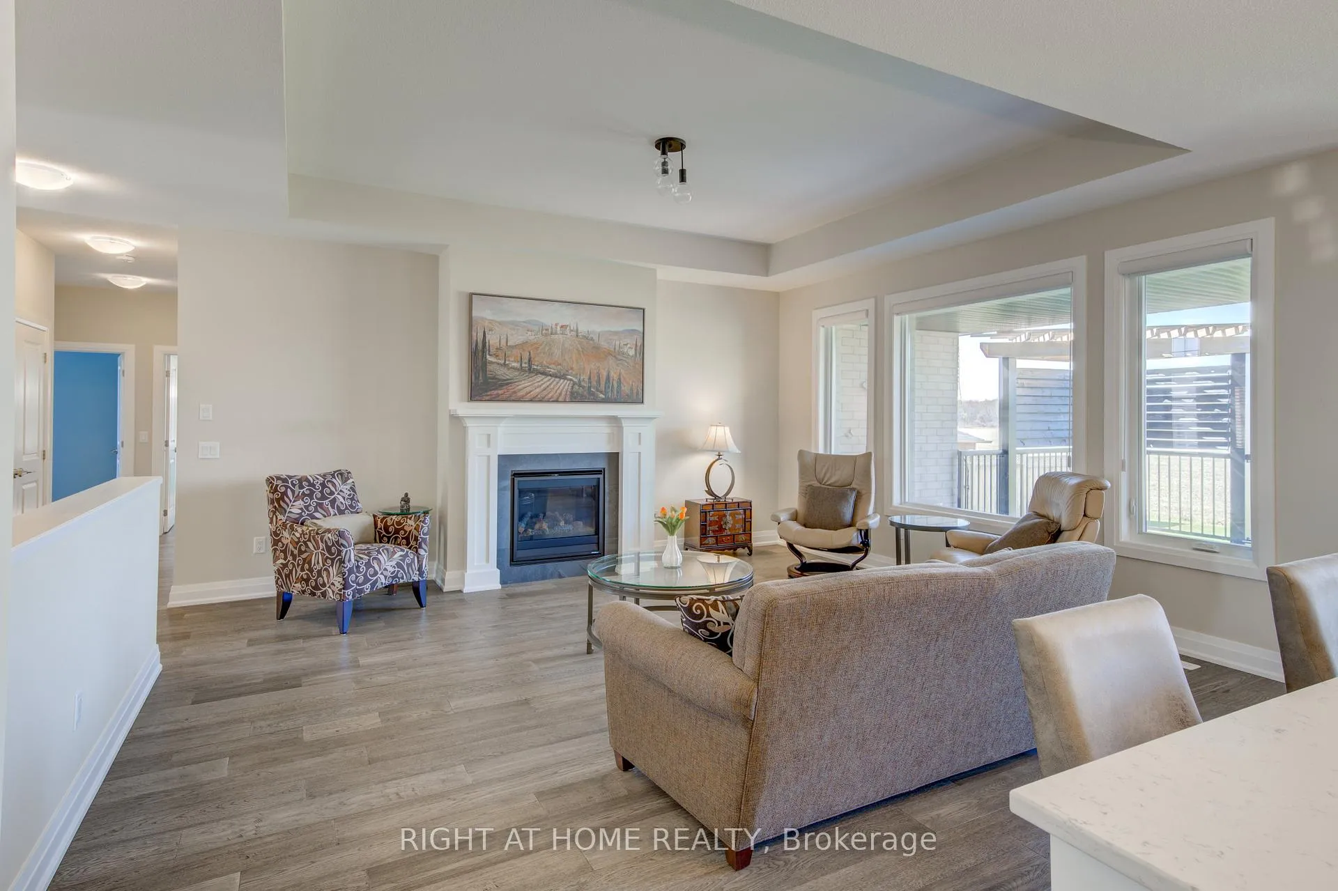 Photo 8 of 2043 Lockwood Crescent, Strathroy-Caradoc, Mount Brydges — HOMEH