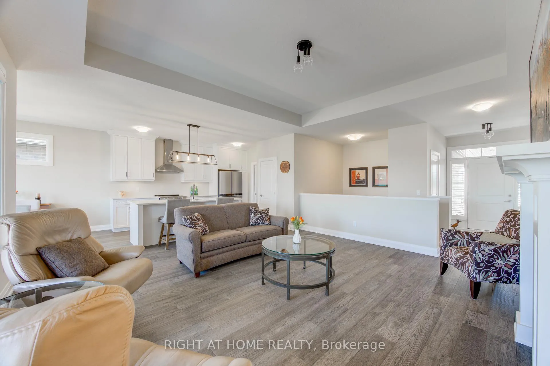 Photo 10 of 2043 Lockwood Crescent, Strathroy-Caradoc, Mount Brydges — HOMEH
