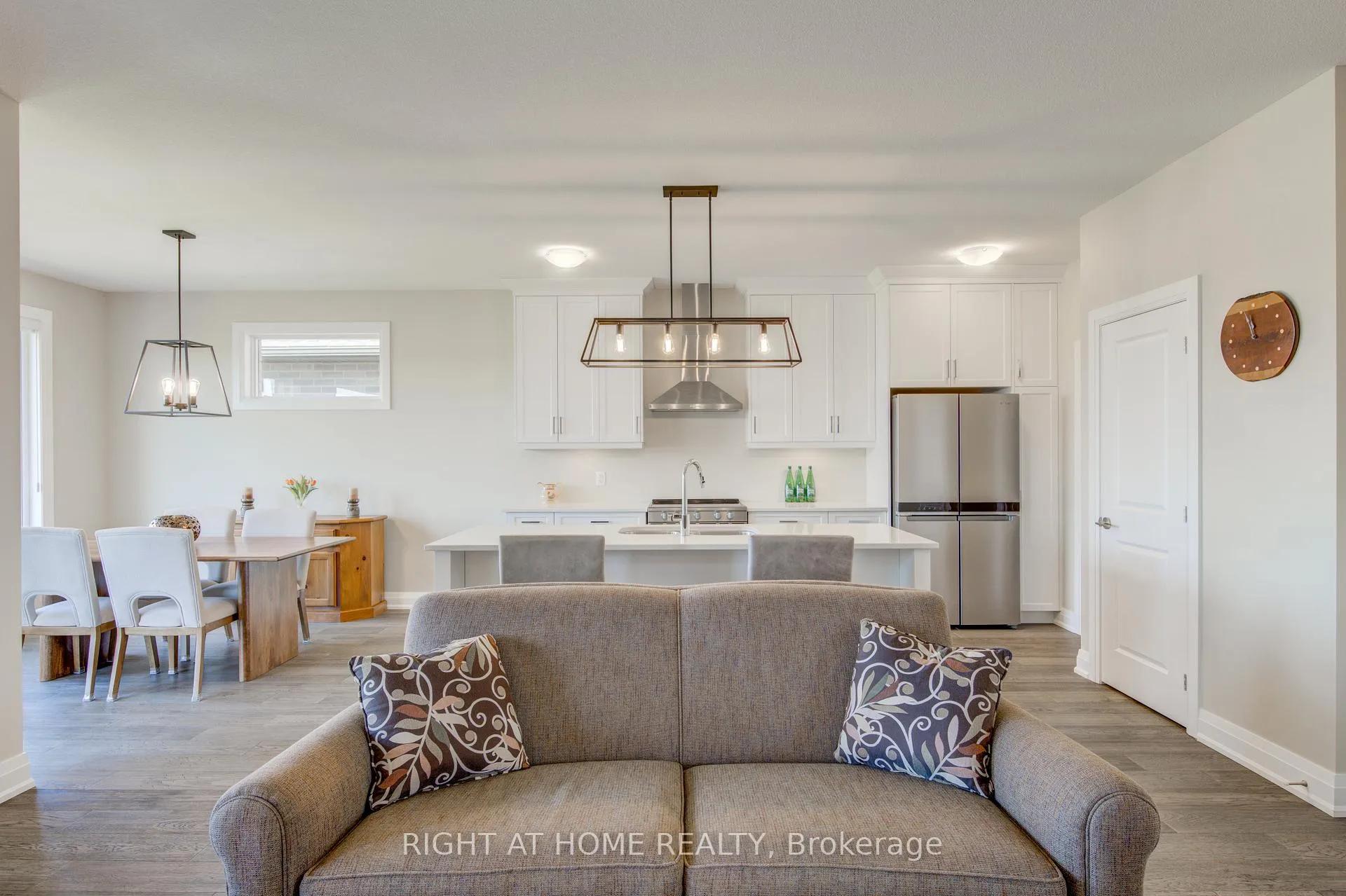 Photo 11 of 2043 Lockwood Crescent, Strathroy-Caradoc, Mount Brydges — HOMEH