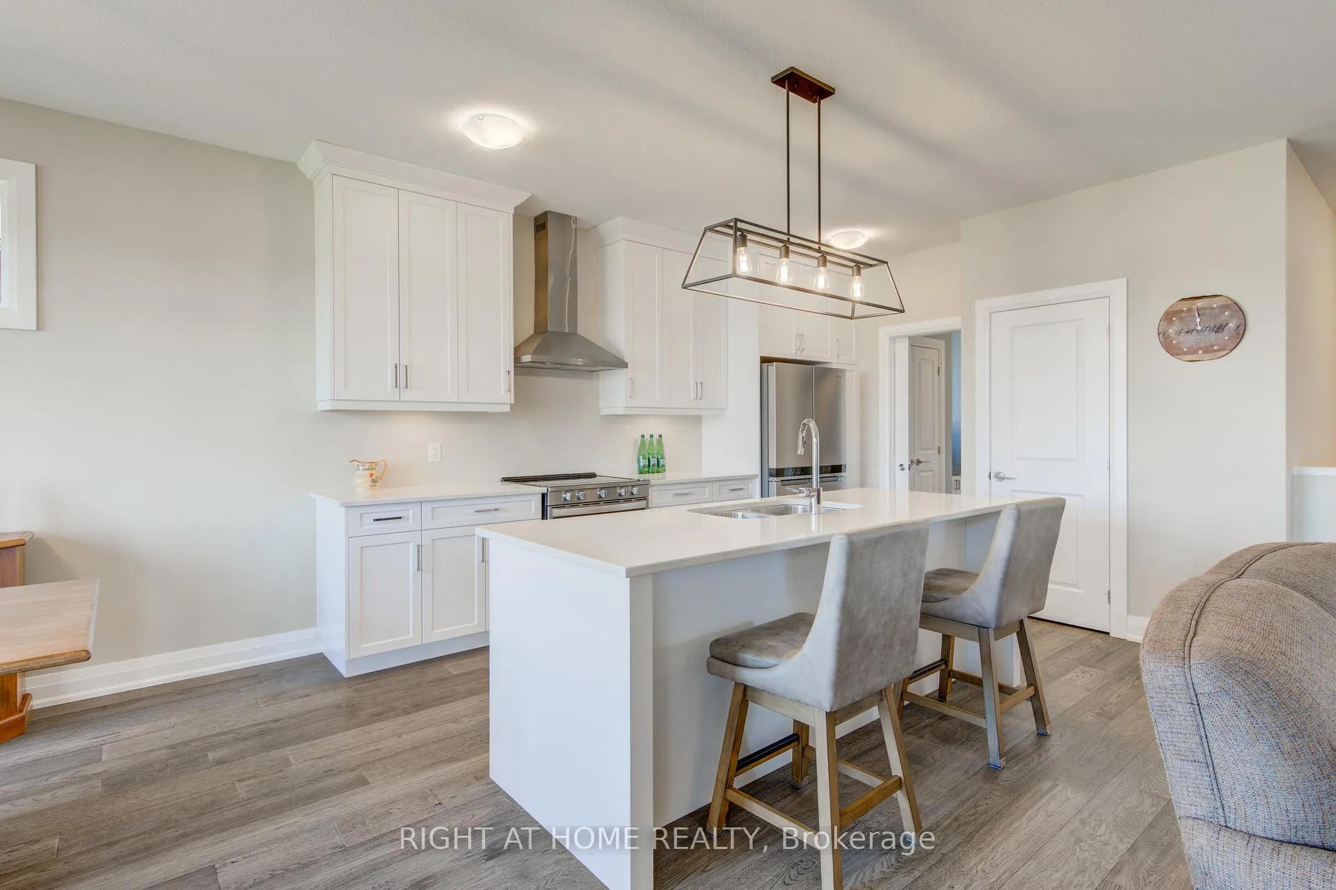 Photo 12 of 2043 Lockwood Crescent, Strathroy-Caradoc, Mount Brydges — HOMEH