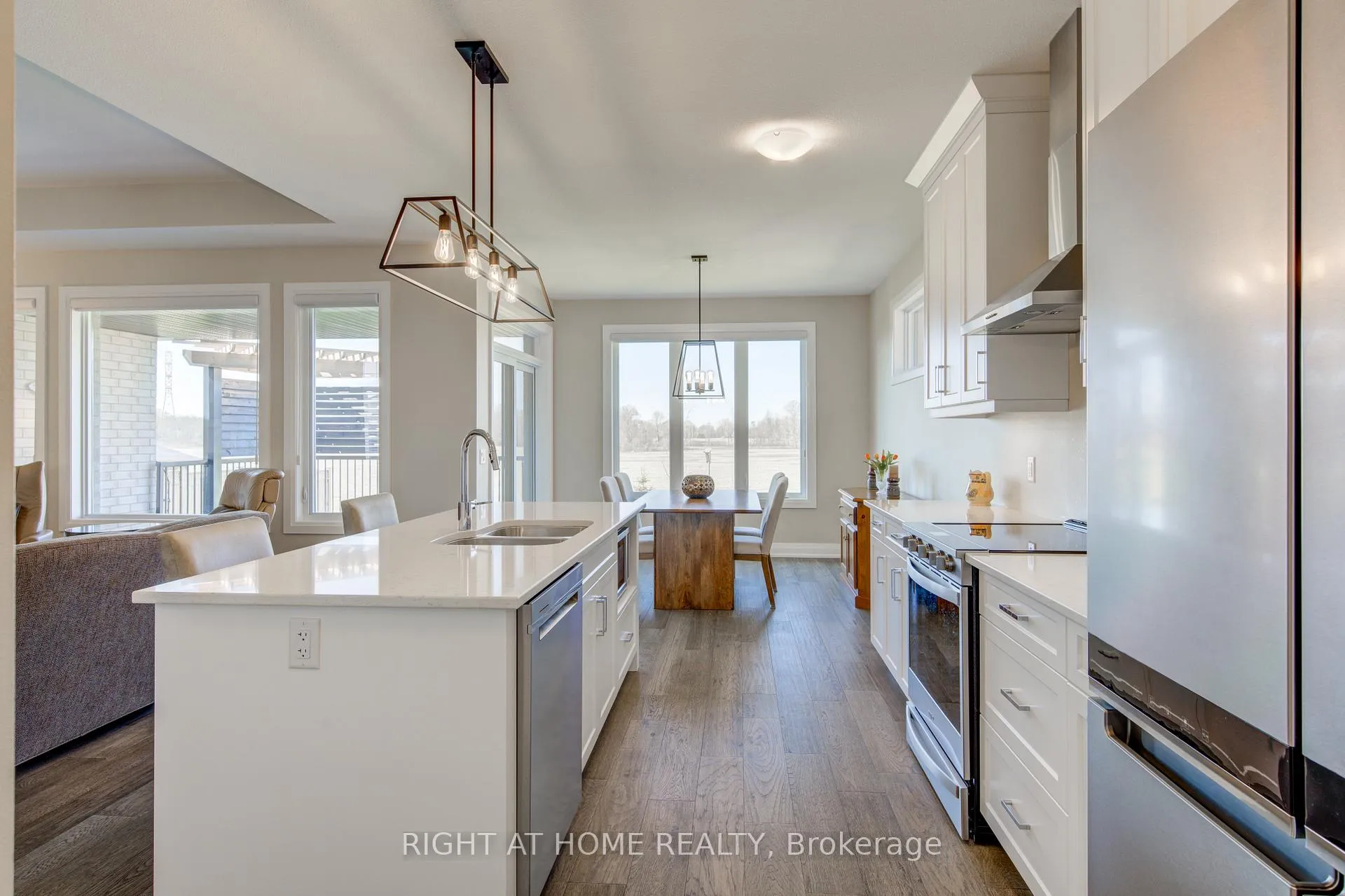 Photo 15 of 2043 Lockwood Crescent, Strathroy-Caradoc, Mount Brydges — HOMEH