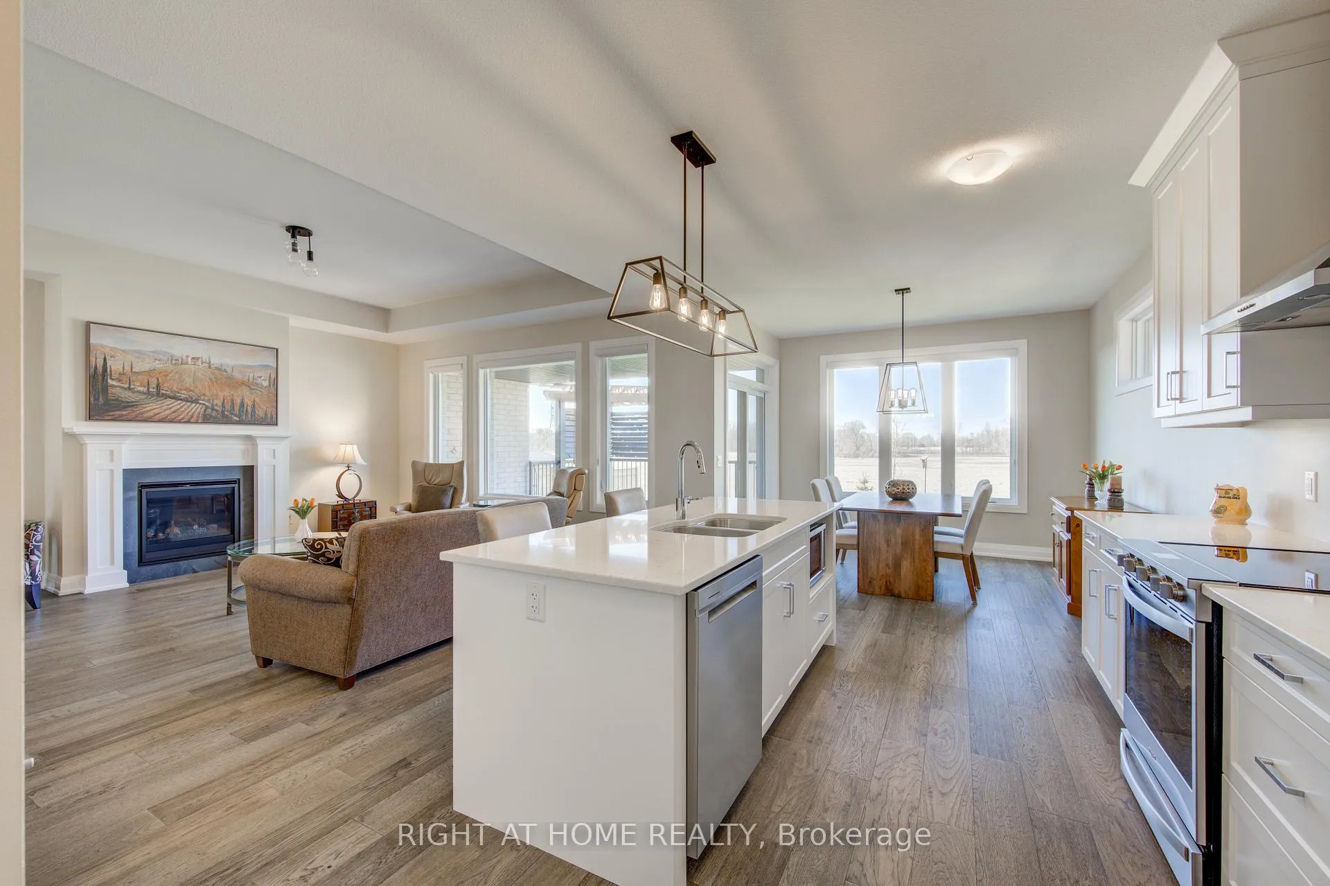 Photo 16 of 2043 Lockwood Crescent, Strathroy-Caradoc, Mount Brydges — HOMEH