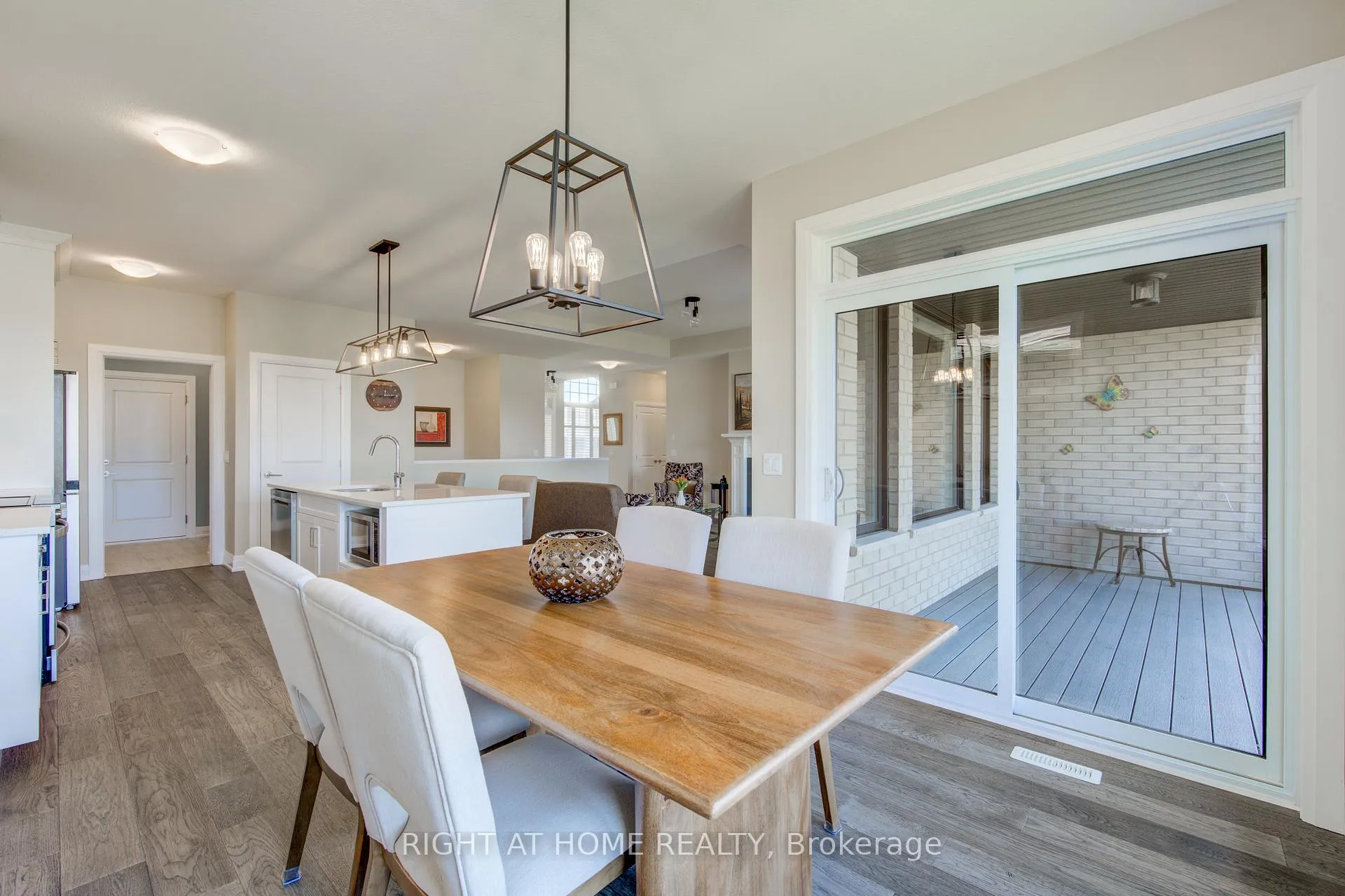Photo 19 of 2043 Lockwood Crescent, Strathroy-Caradoc, Mount Brydges — HOMEH