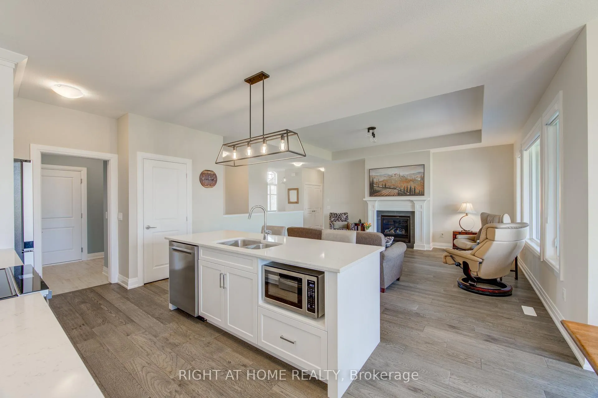 Photo 20 of 2043 Lockwood Crescent, Strathroy-Caradoc, Mount Brydges — HOMEH