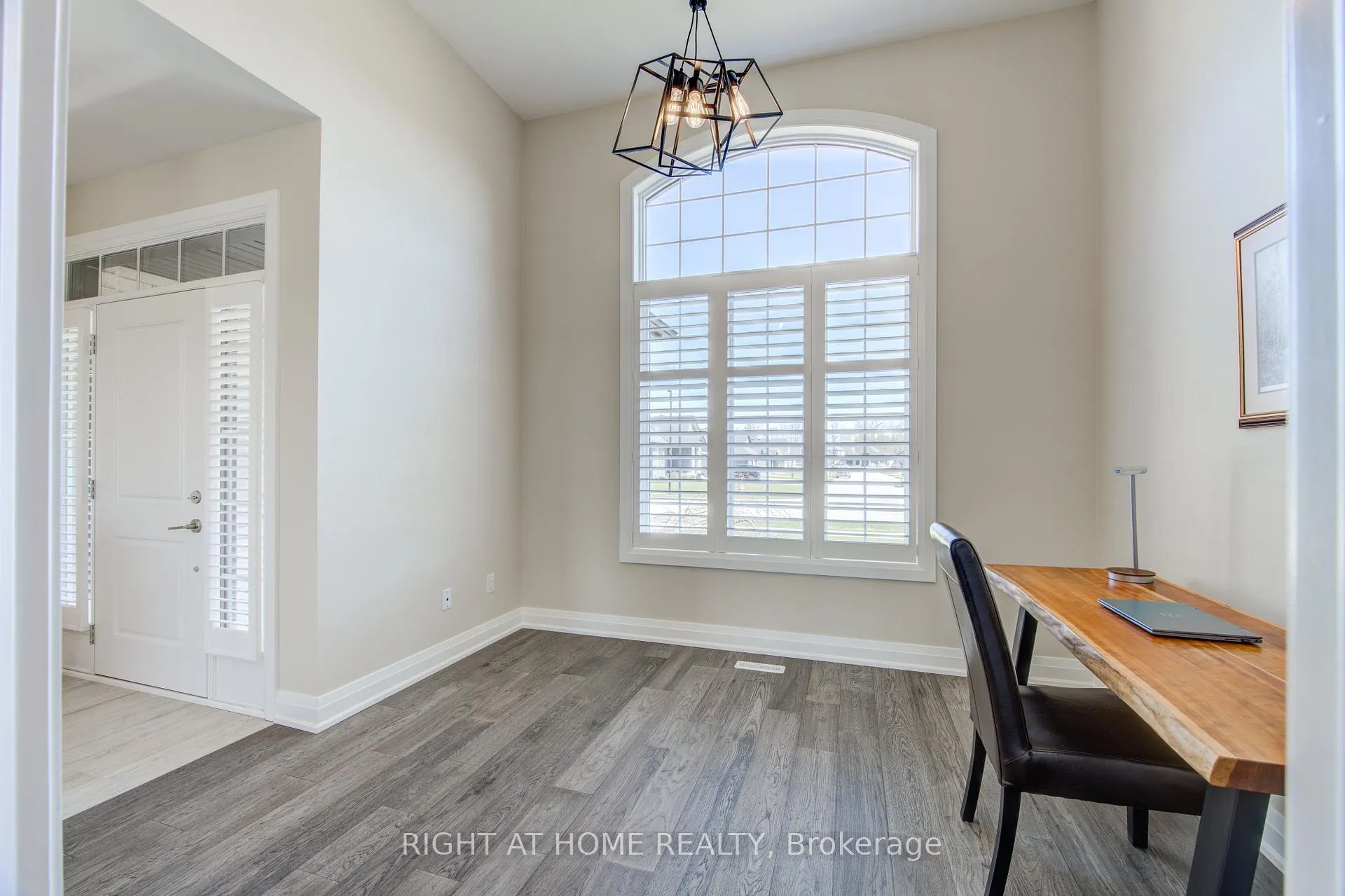 Photo 24 of 2043 Lockwood Crescent, Strathroy-Caradoc, Mount Brydges — HOMEH