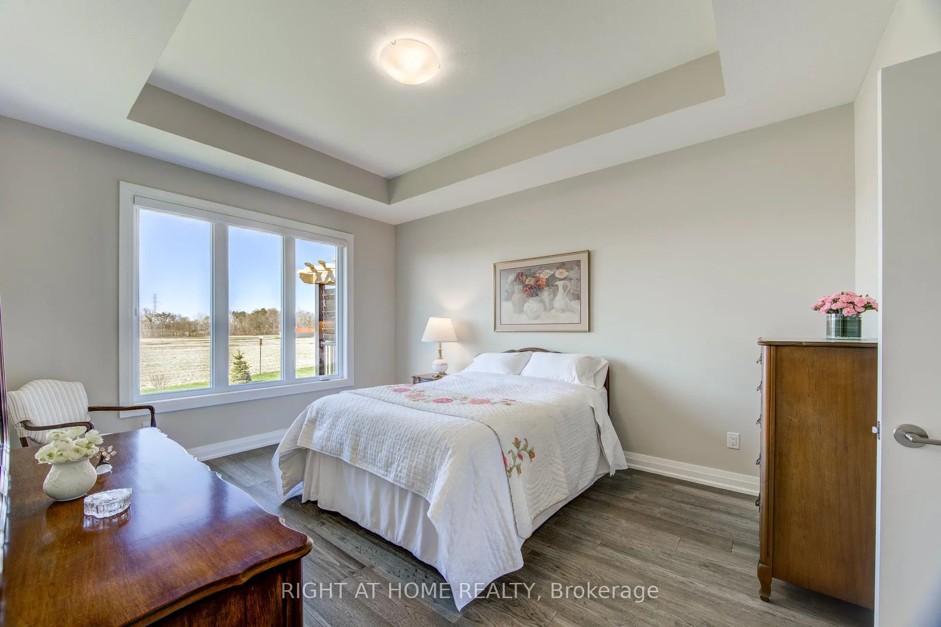Photo 25 of 2043 Lockwood Crescent, Strathroy-Caradoc, Mount Brydges — HOMEH