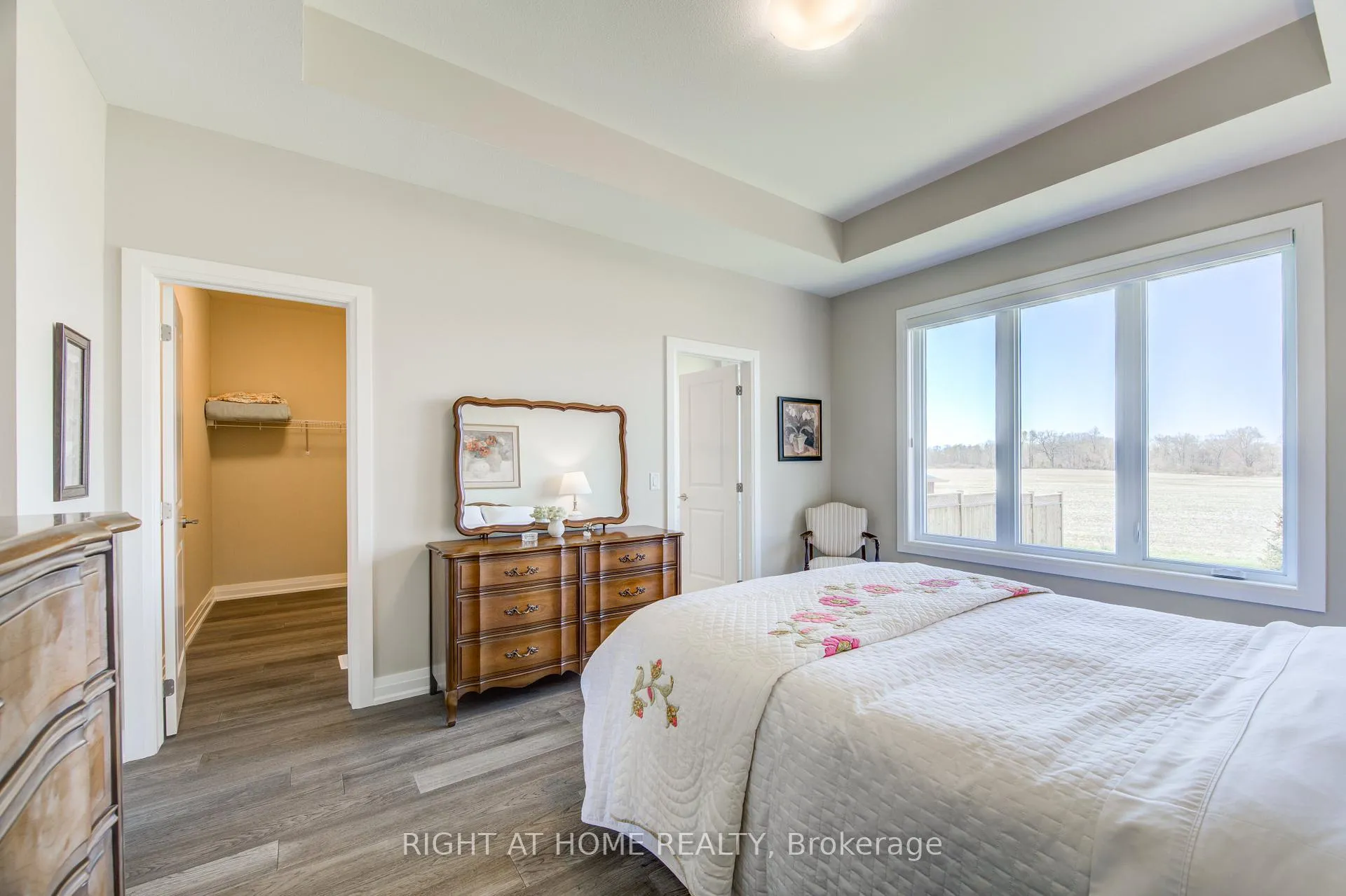 Photo 26 of 2043 Lockwood Crescent, Strathroy-Caradoc, Mount Brydges — HOMEH