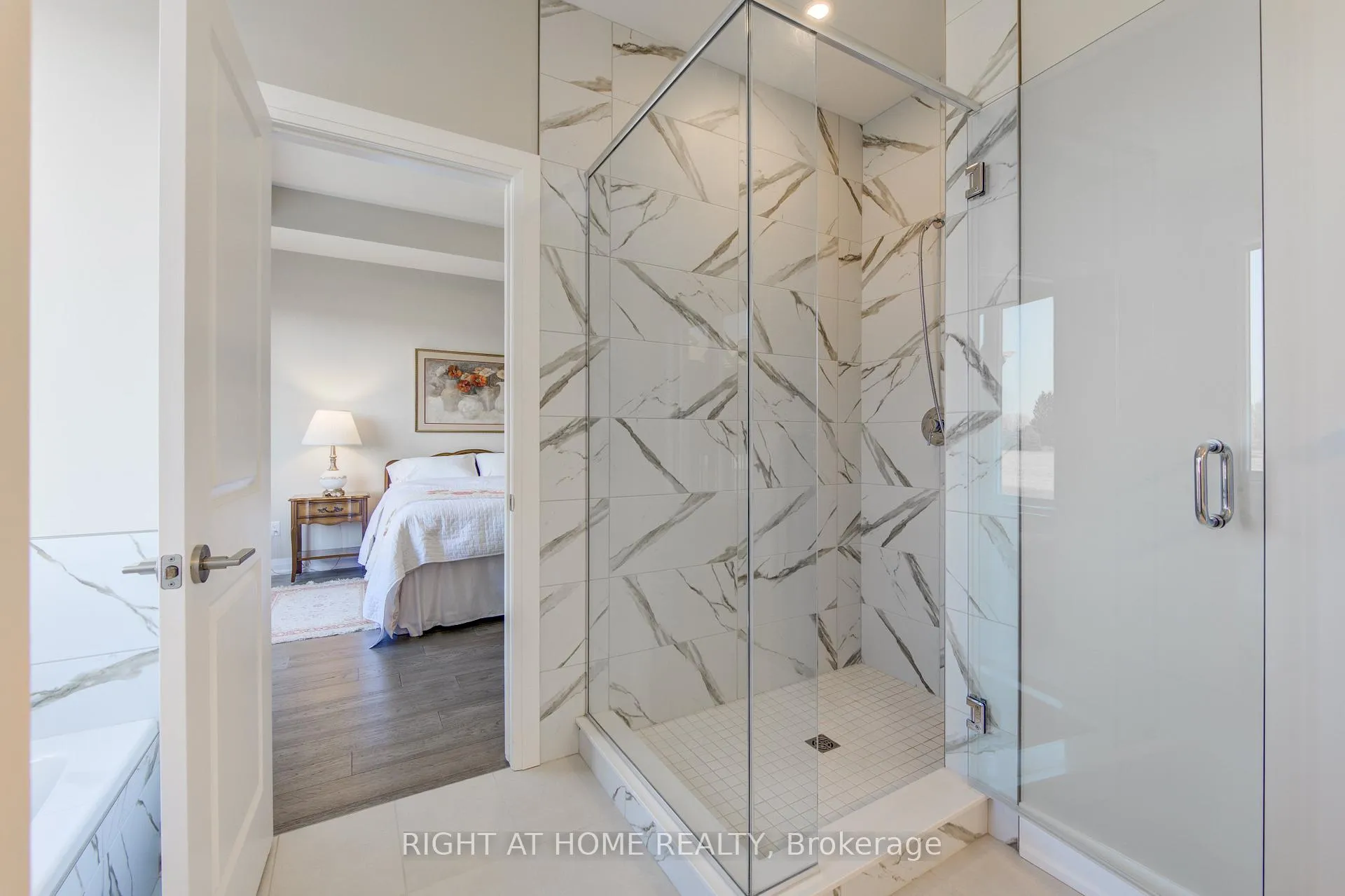 Photo 29 of 2043 Lockwood Crescent, Strathroy-Caradoc, Mount Brydges — HOMEH